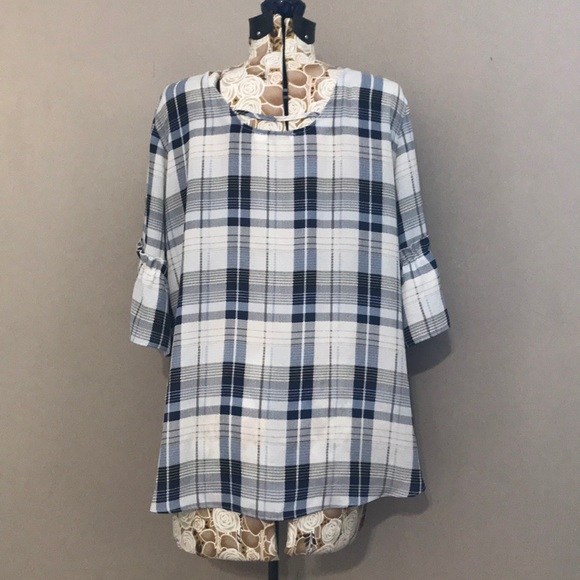 🌻 Ricki’s plaid bell sleeve blouse - Picture 3 of 5